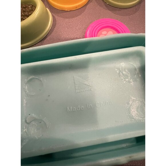 Vintage New Ray My Best Friend Dogs & Accessories Lot, Grooming, Dog Bowls, Cage - Picture 5 of 6